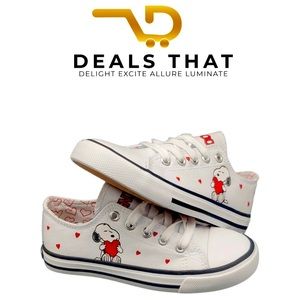 New Peanuts Snoopy Hearts Lace-Up
Canvas Kids Sneakers